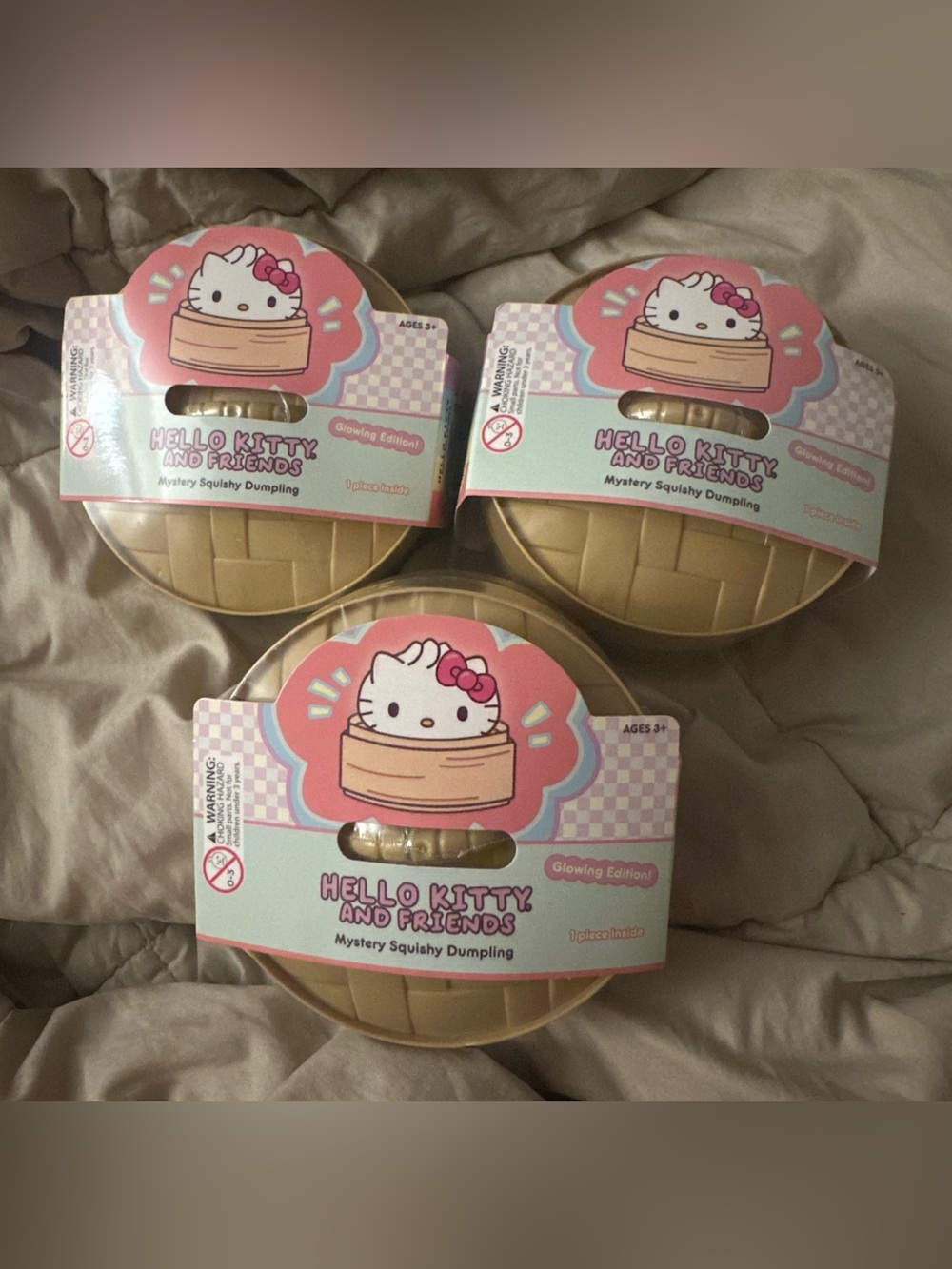 Hello Kitty Mystery Squishy Dumpling - Glowing edition